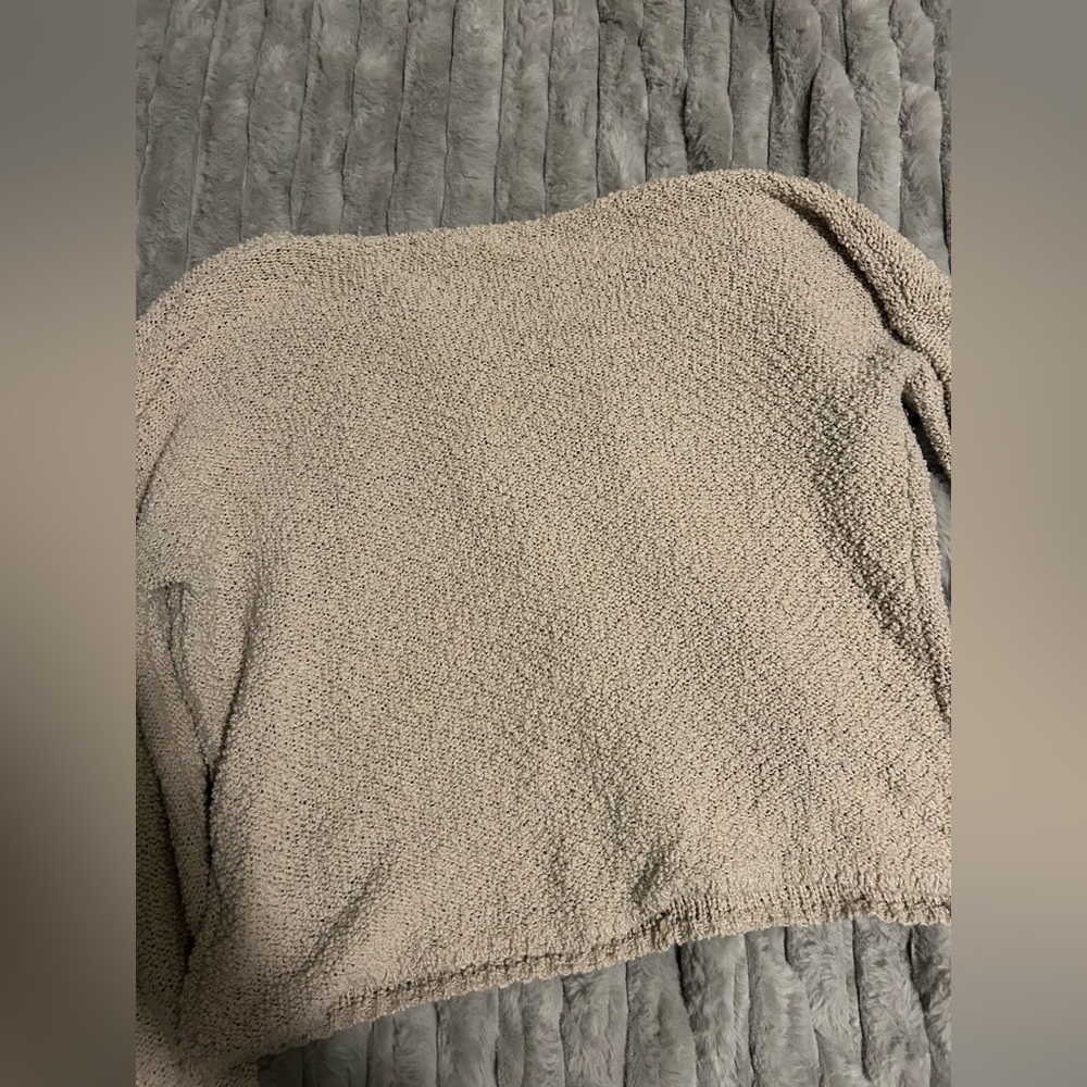 Sweater Bundle (3) - image 3